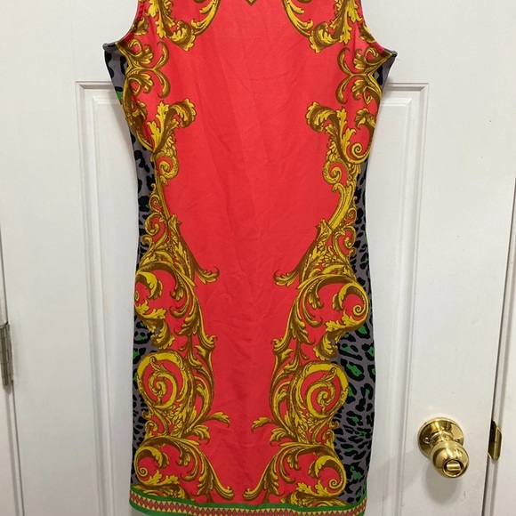 ♦️SOLD♦️SOLD♦️Beautiful Dress 🎈 - Picture 3 of 4